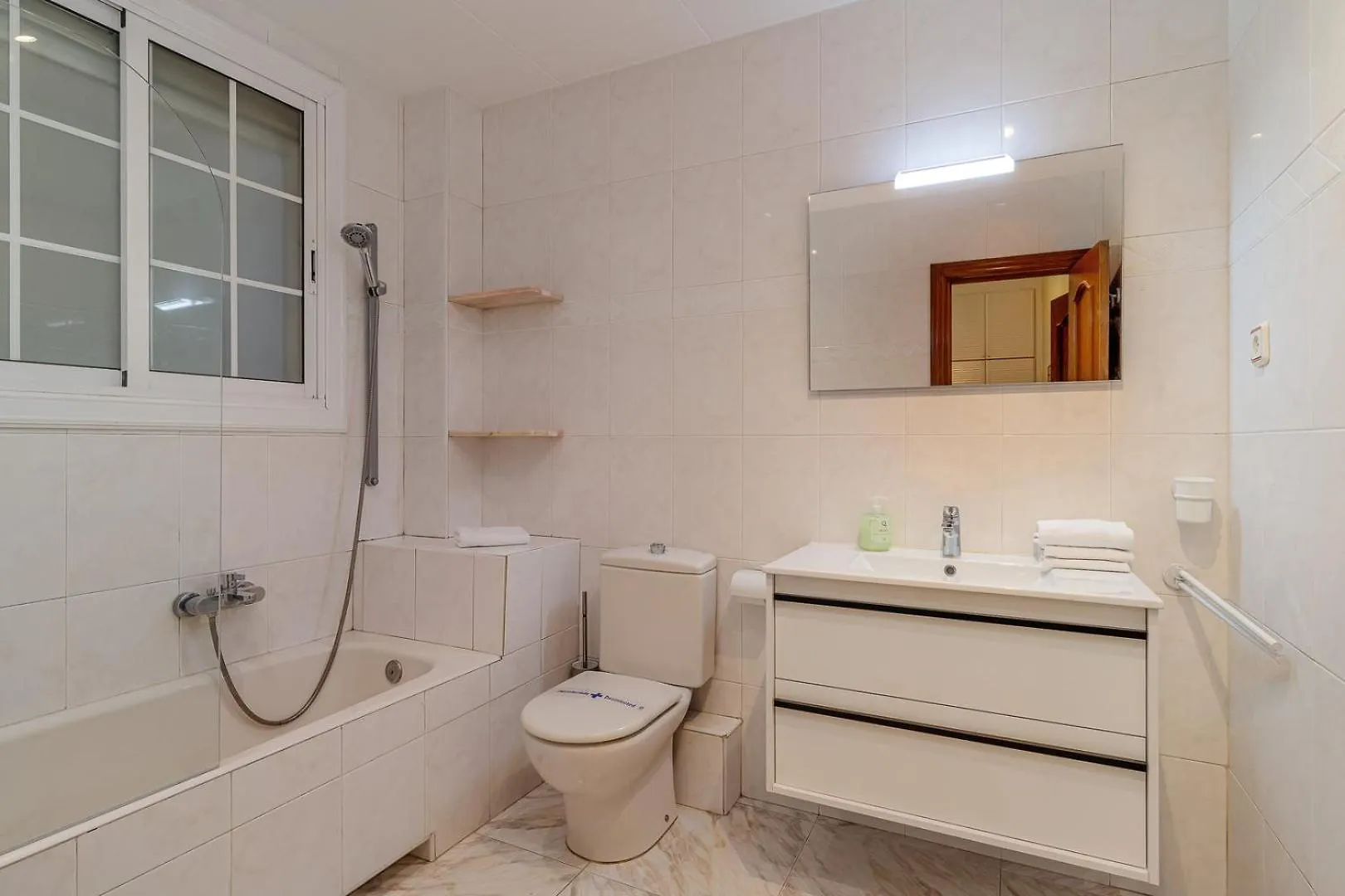 Guestready - Calle Paris En Barcelona Corazon 0*,  Ισπανία