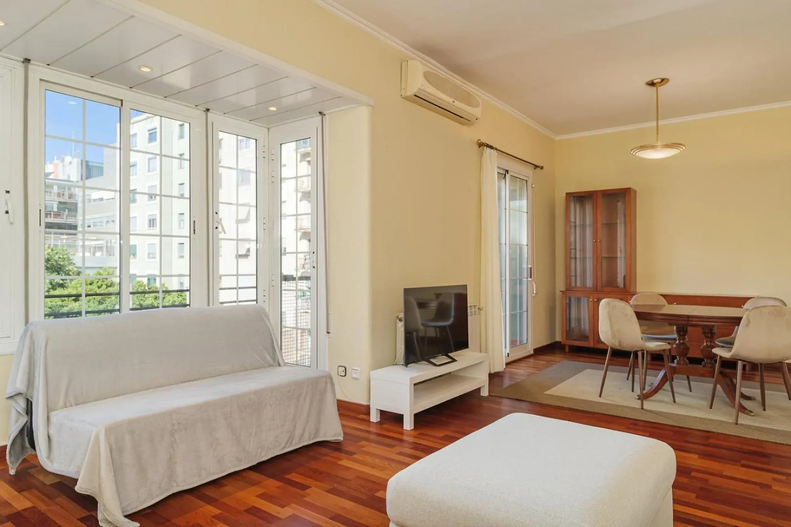 Guestready - Calle Paris En Barcelona Corazon